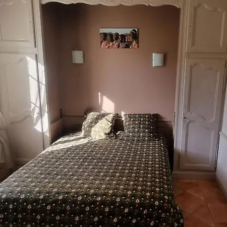 De 240 M2 Au Calme Avec Piscine *